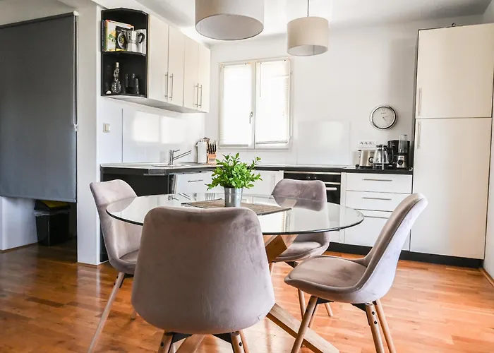 Marijin Dvor Apartment Splitska